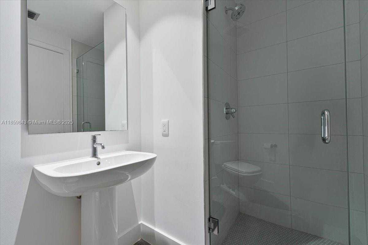 Small Image of 2900 NORTH EAST 7TH AVE #3902, Miami Number 31