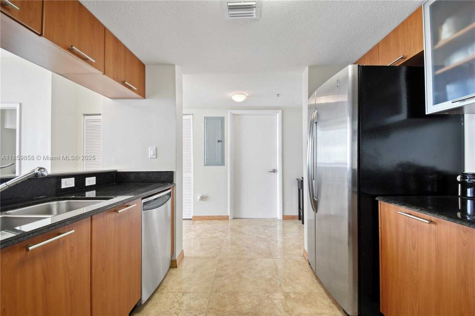 Small Image of 1800 NORTH BAYSHORE DR #509, Miami Number 11