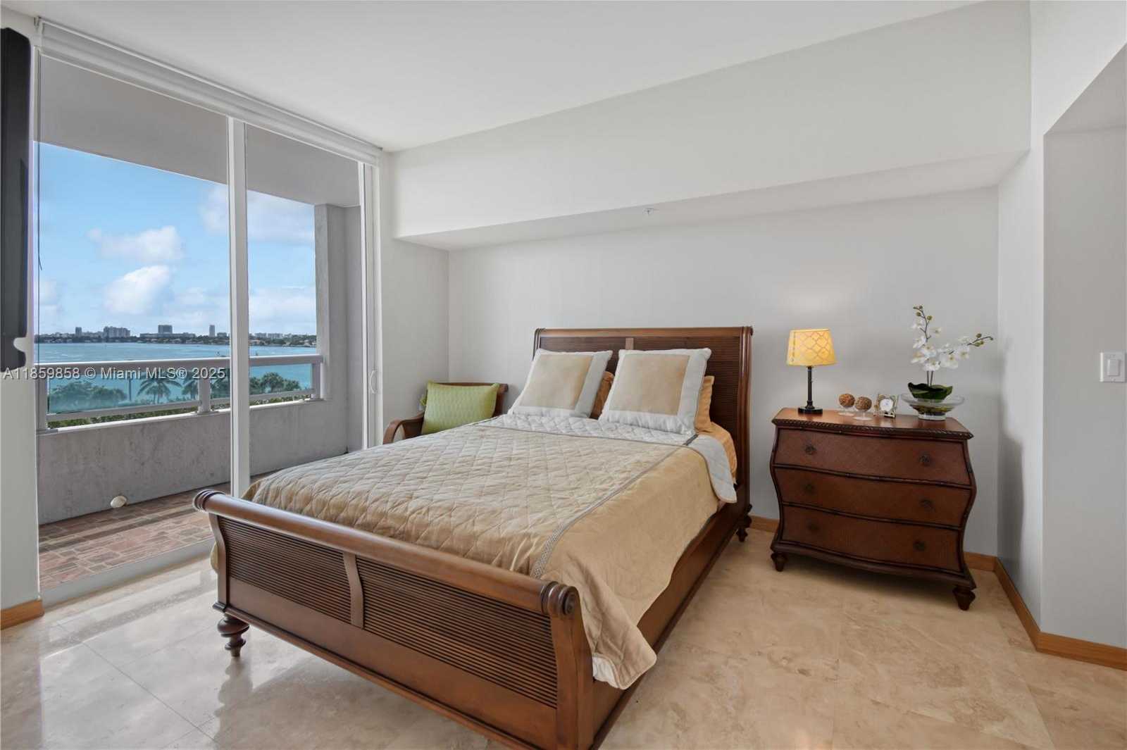 Small Image of 1800 NORTH BAYSHORE DR #509, Miami Number 16