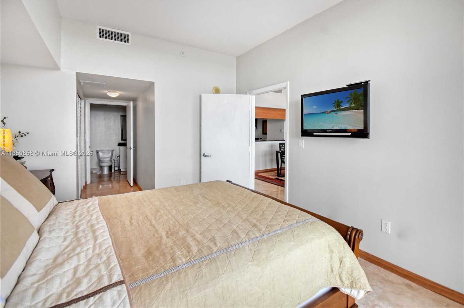 Small Image of 1800 NORTH BAYSHORE DR #509, Miami Number 17