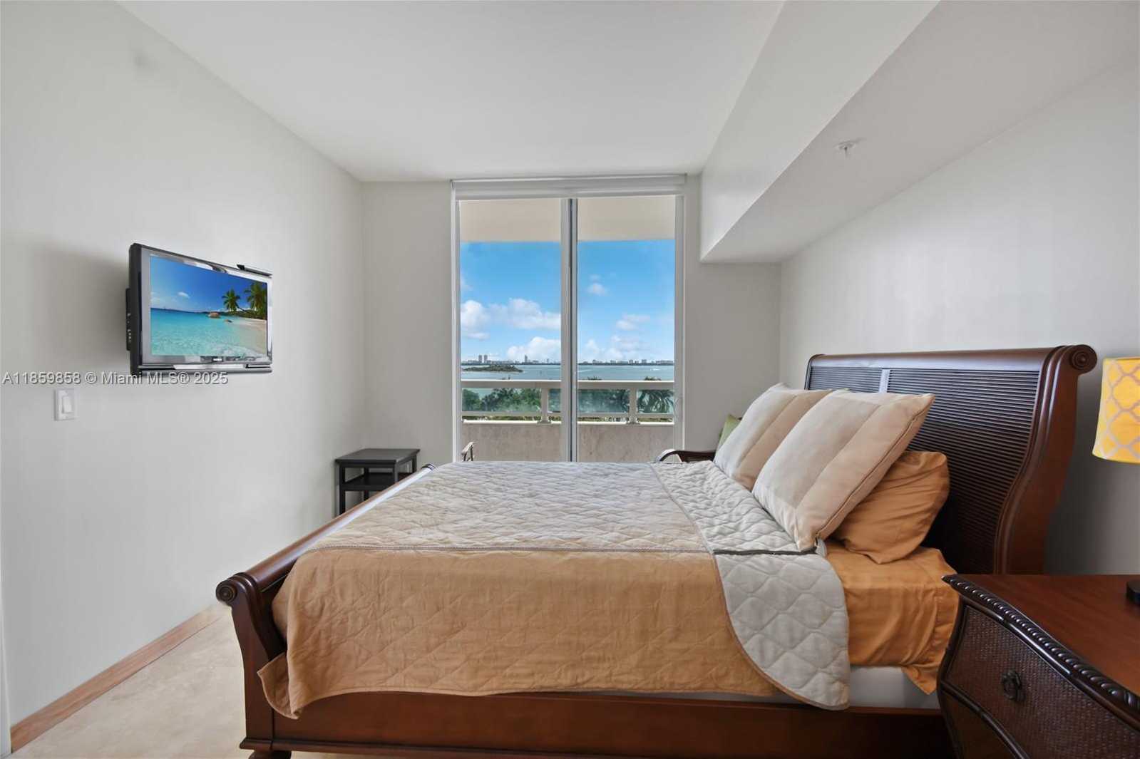 Small Image of 1800 NORTH BAYSHORE DR #509, Miami Number 18