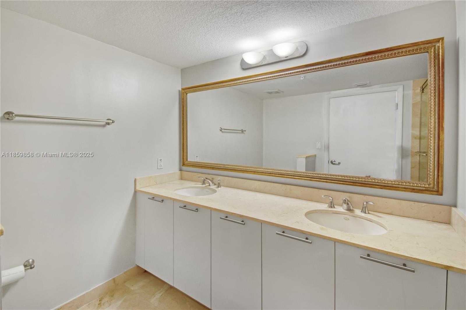 Small Image of 1800 NORTH BAYSHORE DR #509, Miami Number 24
