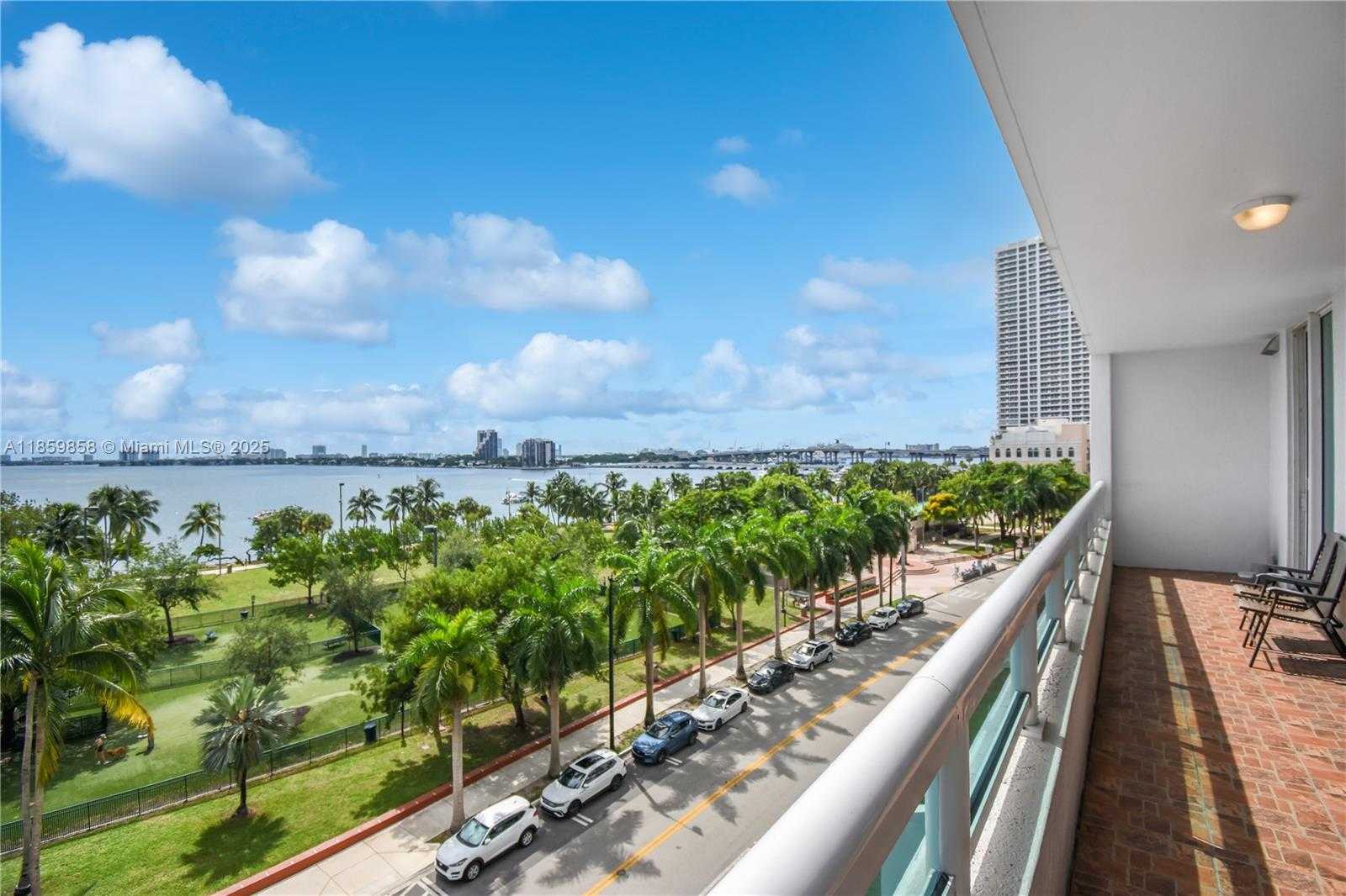Small Image of 1800 NORTH BAYSHORE DR #509, Miami Number 31