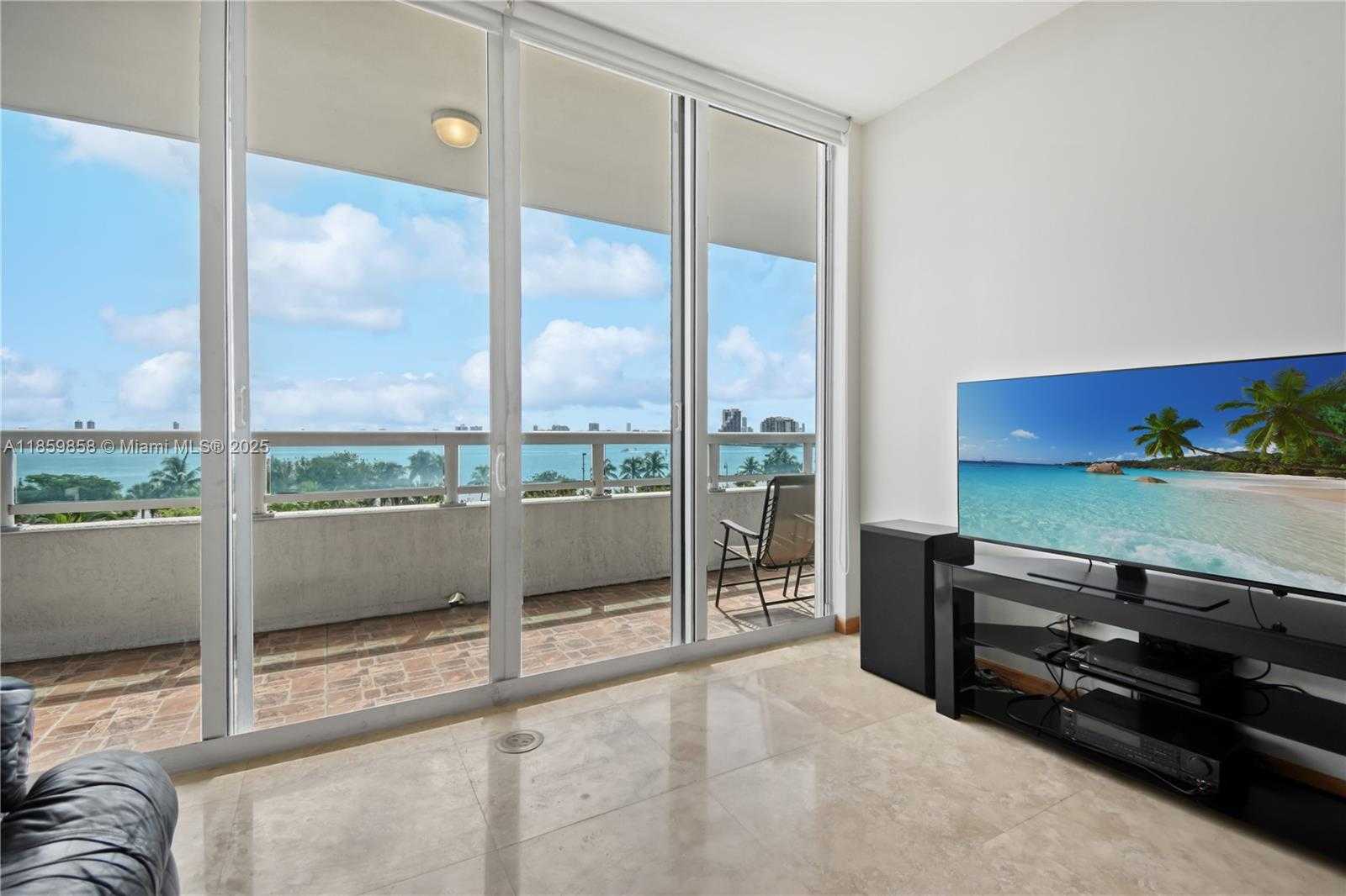 Small Image of 1800 NORTH BAYSHORE DR #509, Miami Number 4