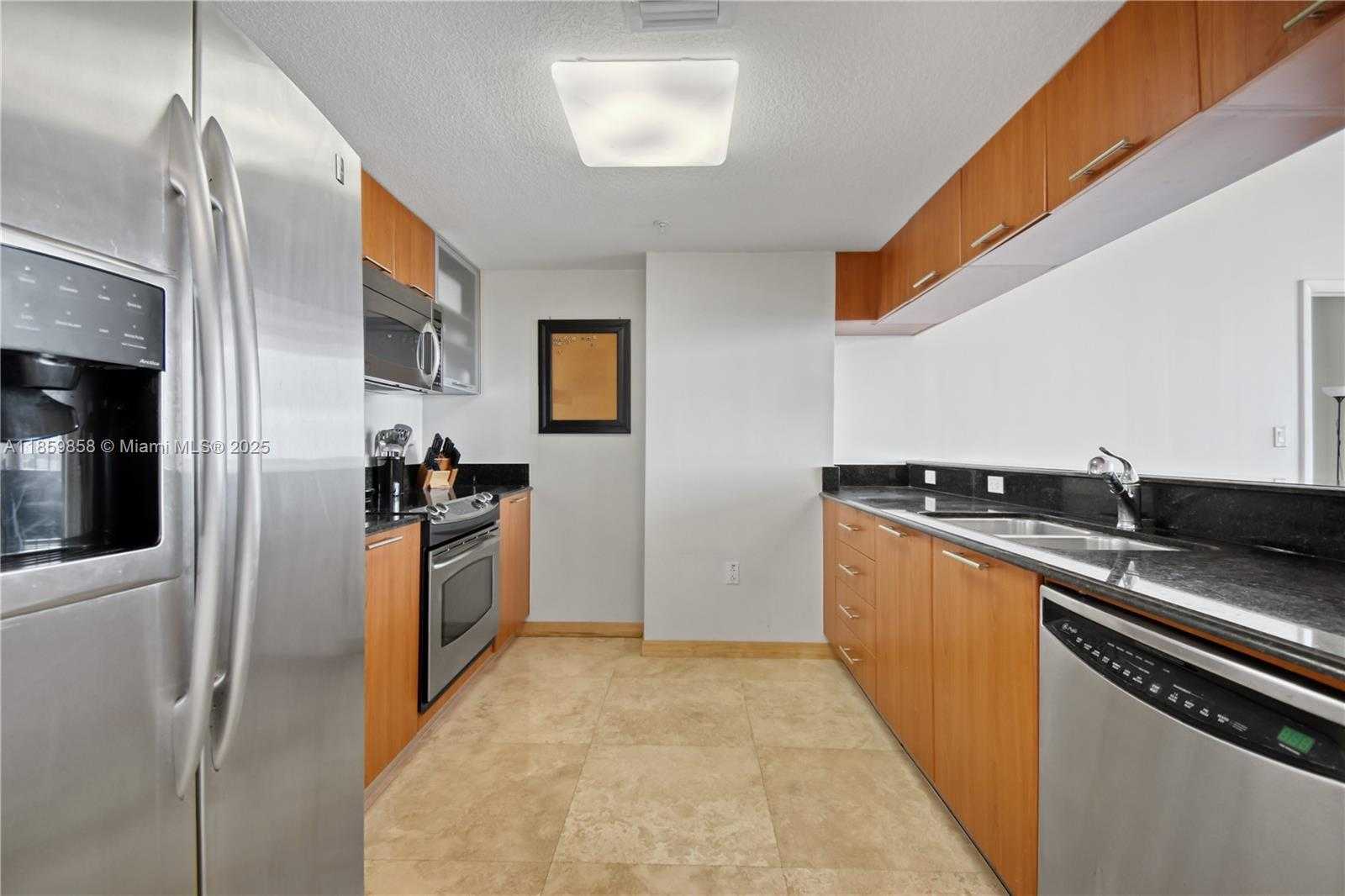 Small Image of 1800 NORTH BAYSHORE DR #509, Miami Number 9