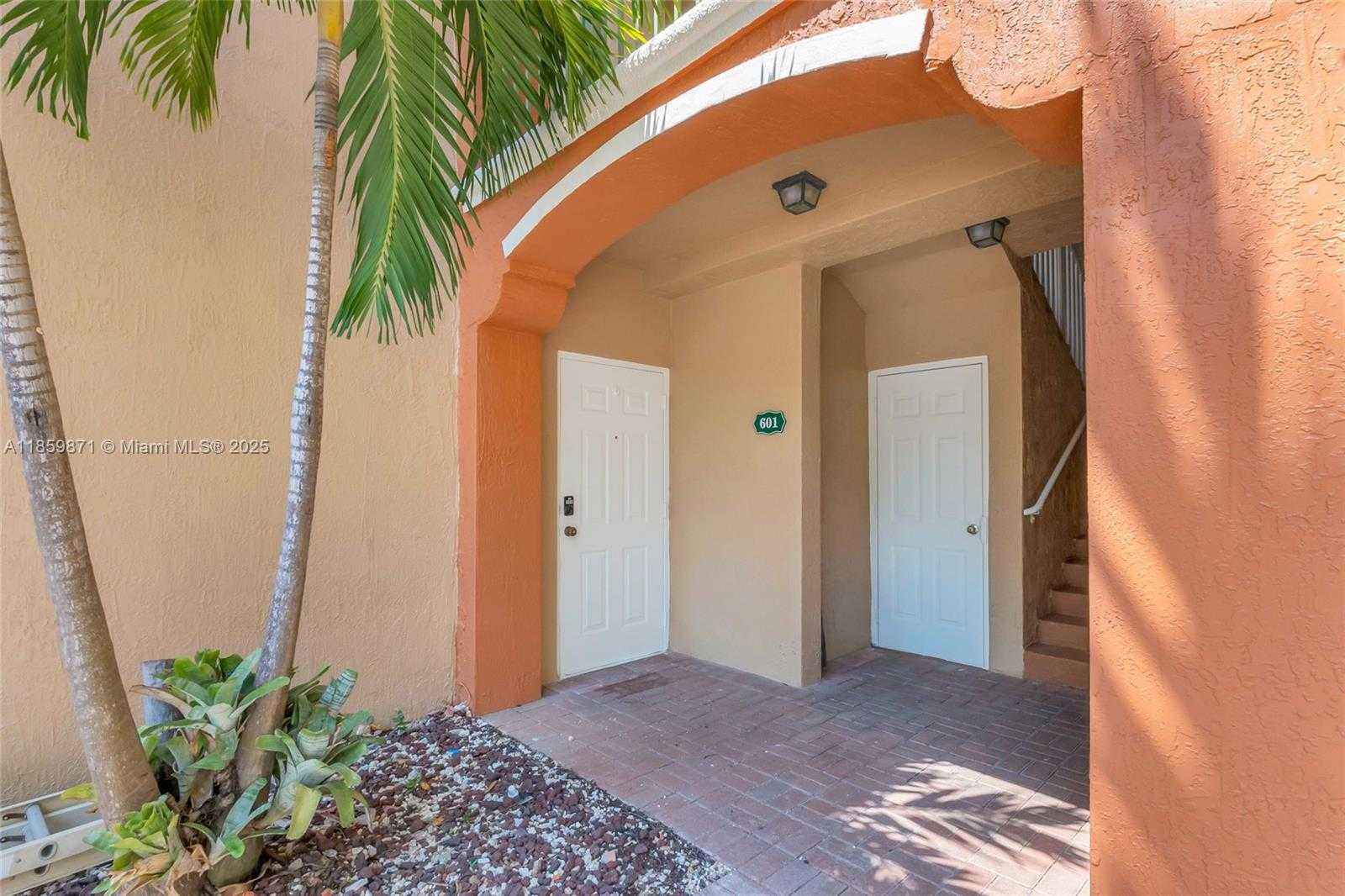 Small Image of 6670 NORTH WEST 114TH AVE #601, Doral Number 3