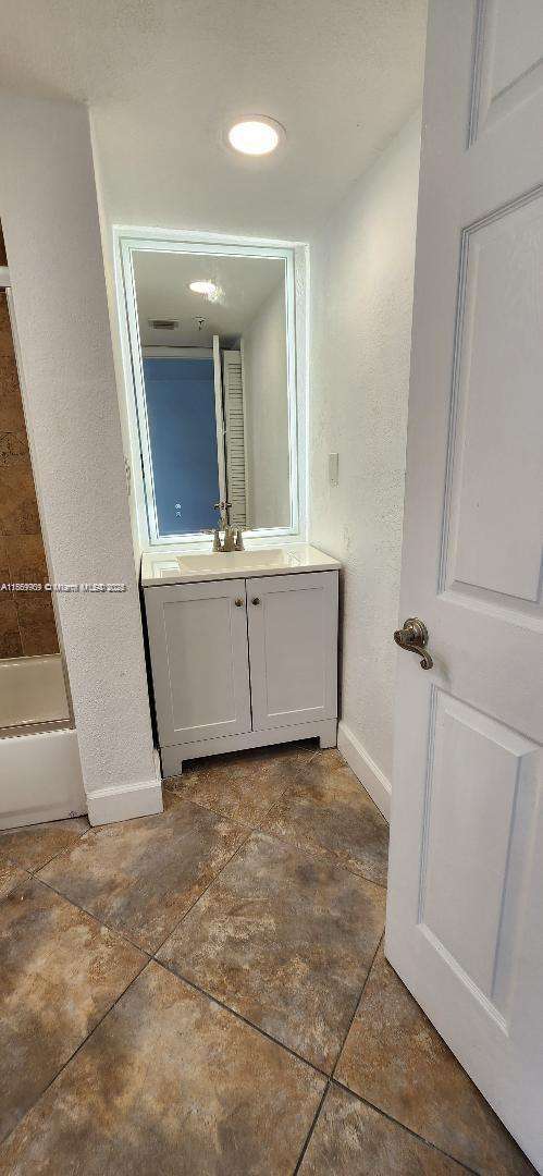 Small Image of 1621 COLLINS AVE #404, Miami Beach Number 14