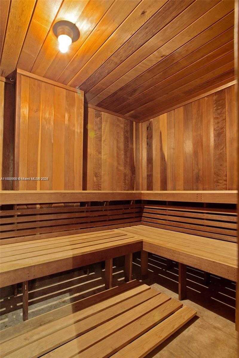 Small Image of 1621 COLLINS AVE #404, Miami Beach Number 19