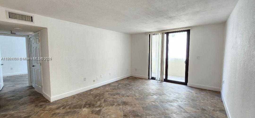 Small Image of 1621 COLLINS AVE #404, Miami Beach Number 7