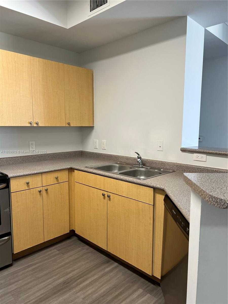 Small Image of 1919 VAN BUREN ST #818A, Hollywood Number 10