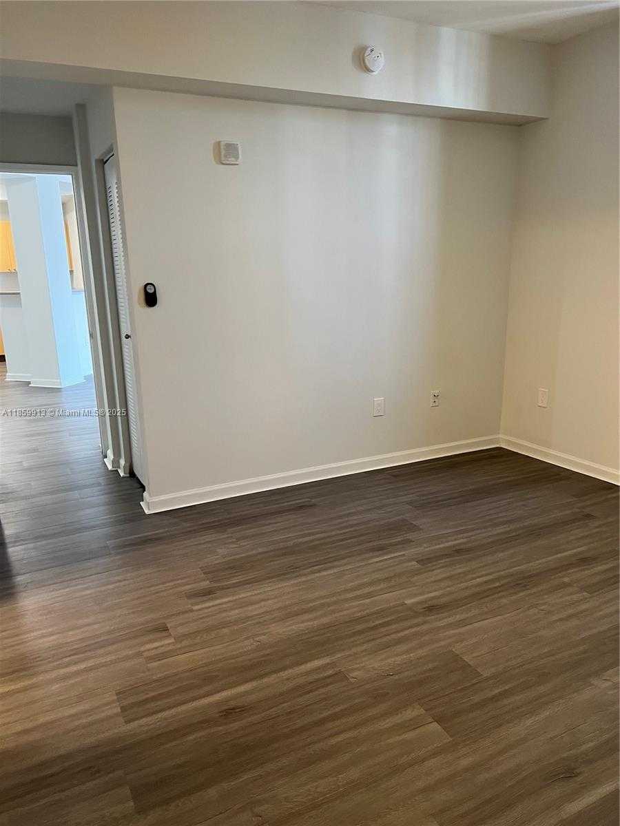 Small Image of 1919 VAN BUREN ST #818A, Hollywood Number 17