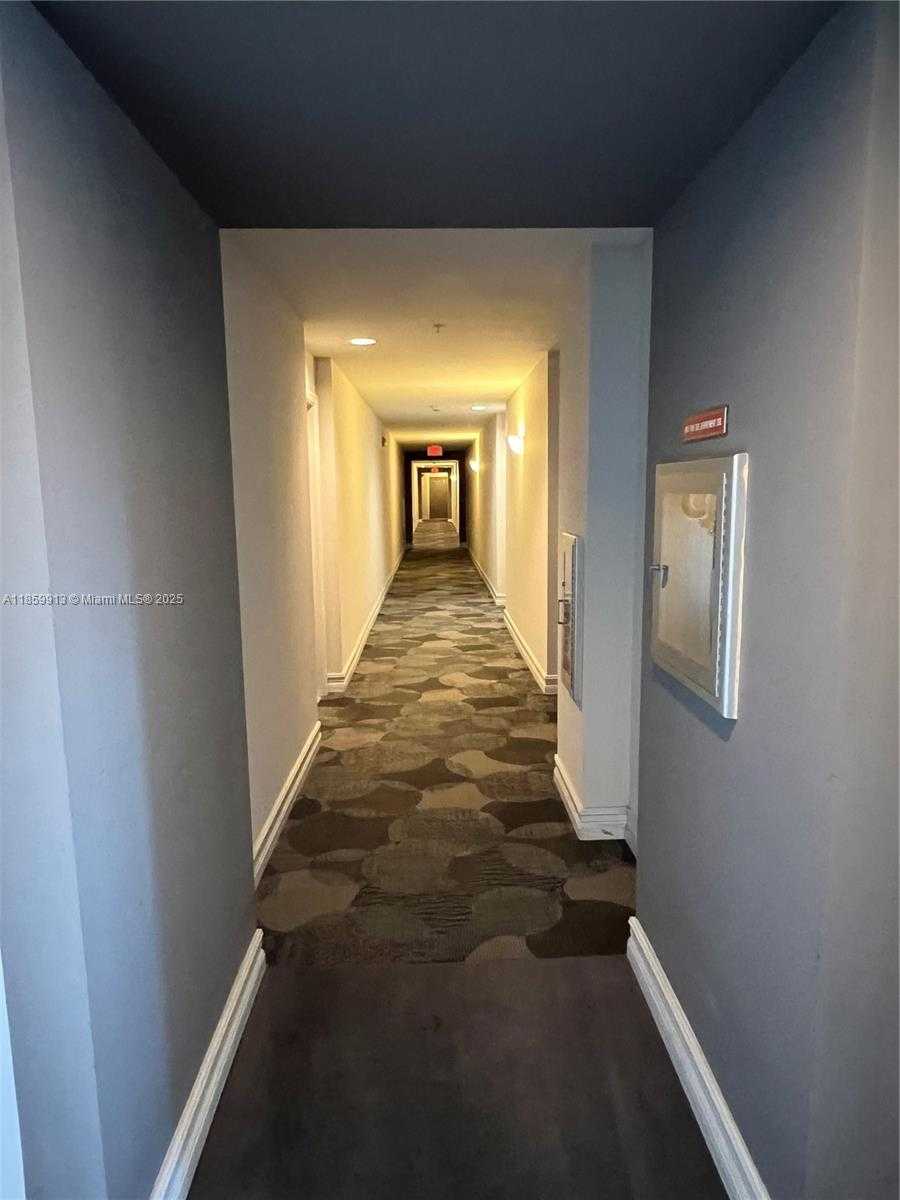 Small Image of 1919 VAN BUREN ST #818A, Hollywood Number 25