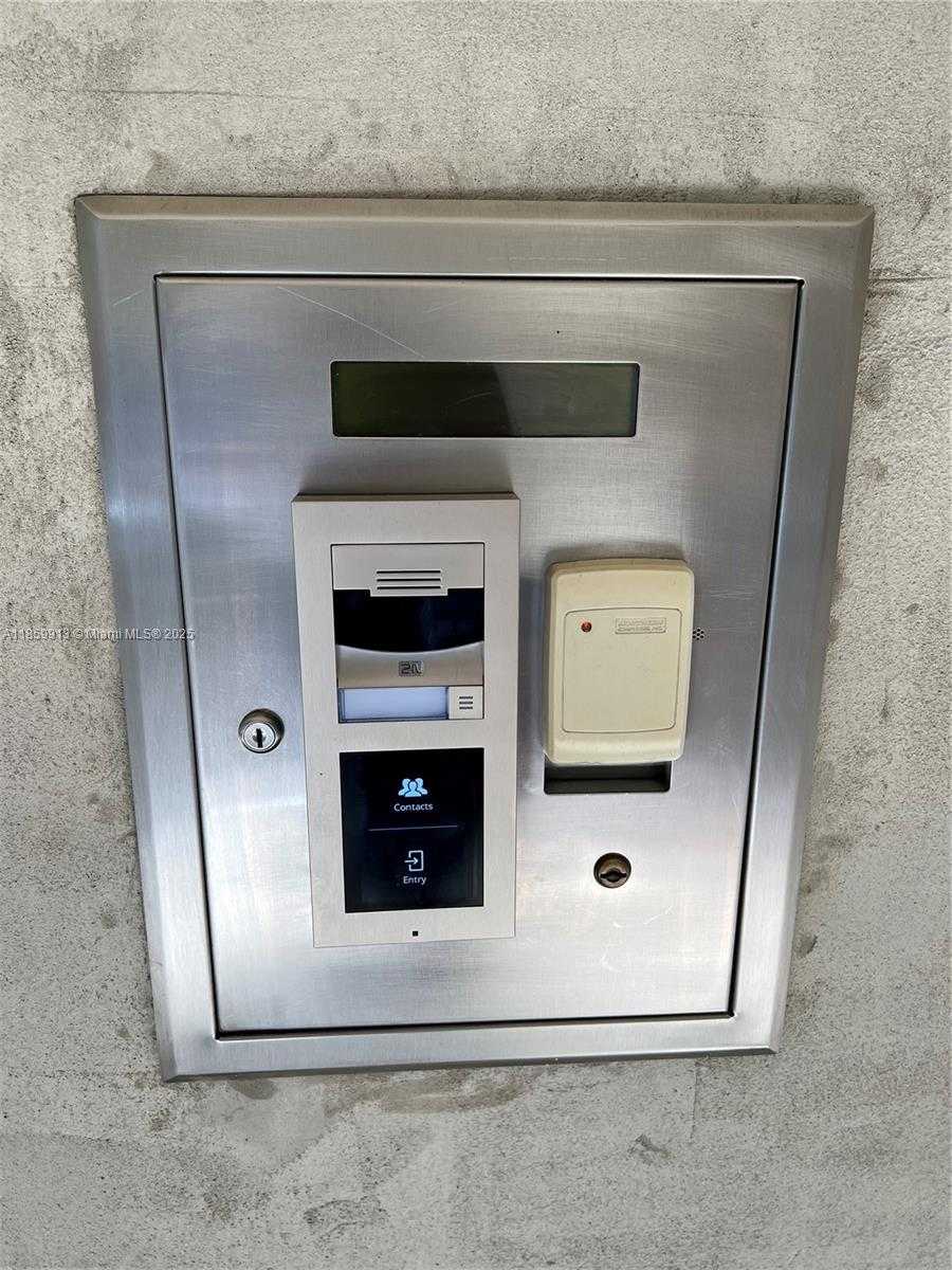 Small Image of 1919 VAN BUREN ST #818A, Hollywood Number 29