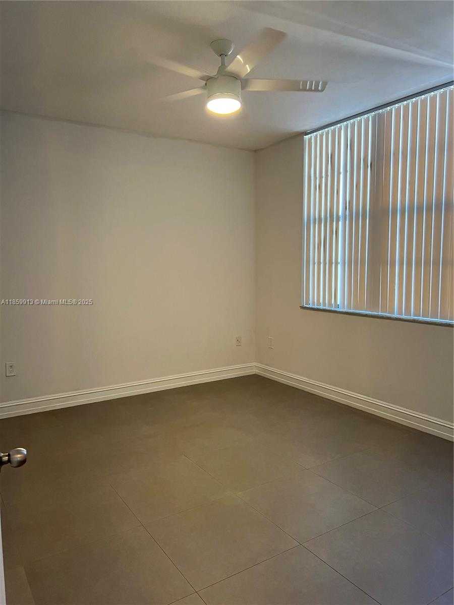 Small Image of 1919 VAN BUREN ST #818A, Hollywood Number 5