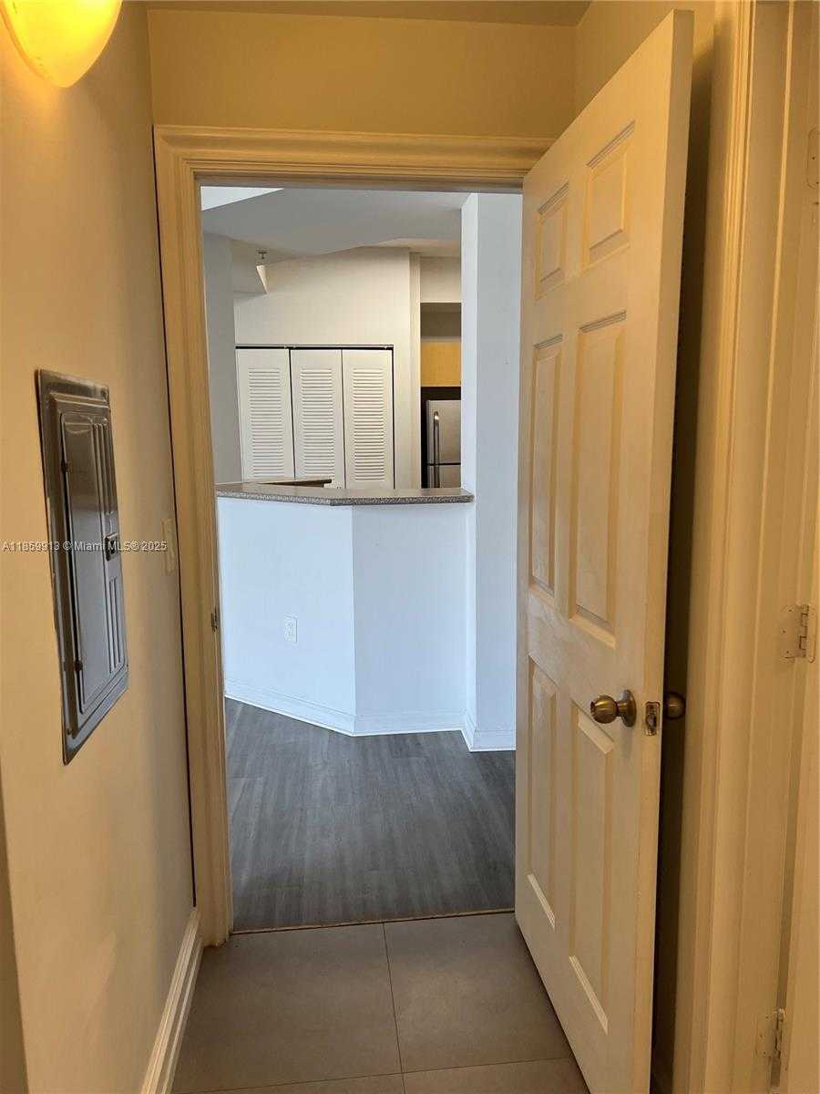 Small Image of 1919 VAN BUREN ST #818A, Hollywood Number 6