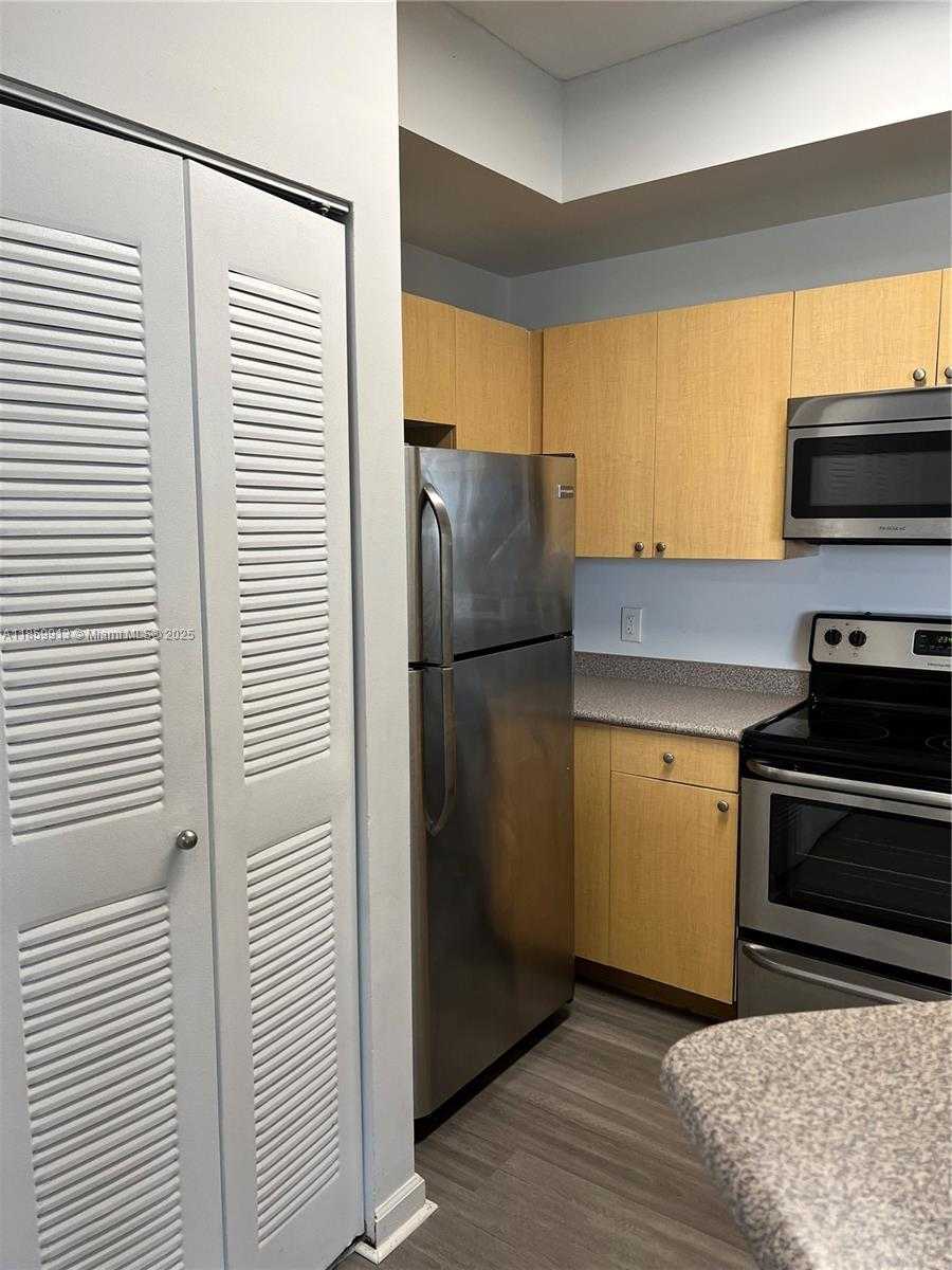 Small Image of 1919 VAN BUREN ST #818A, Hollywood Number 8