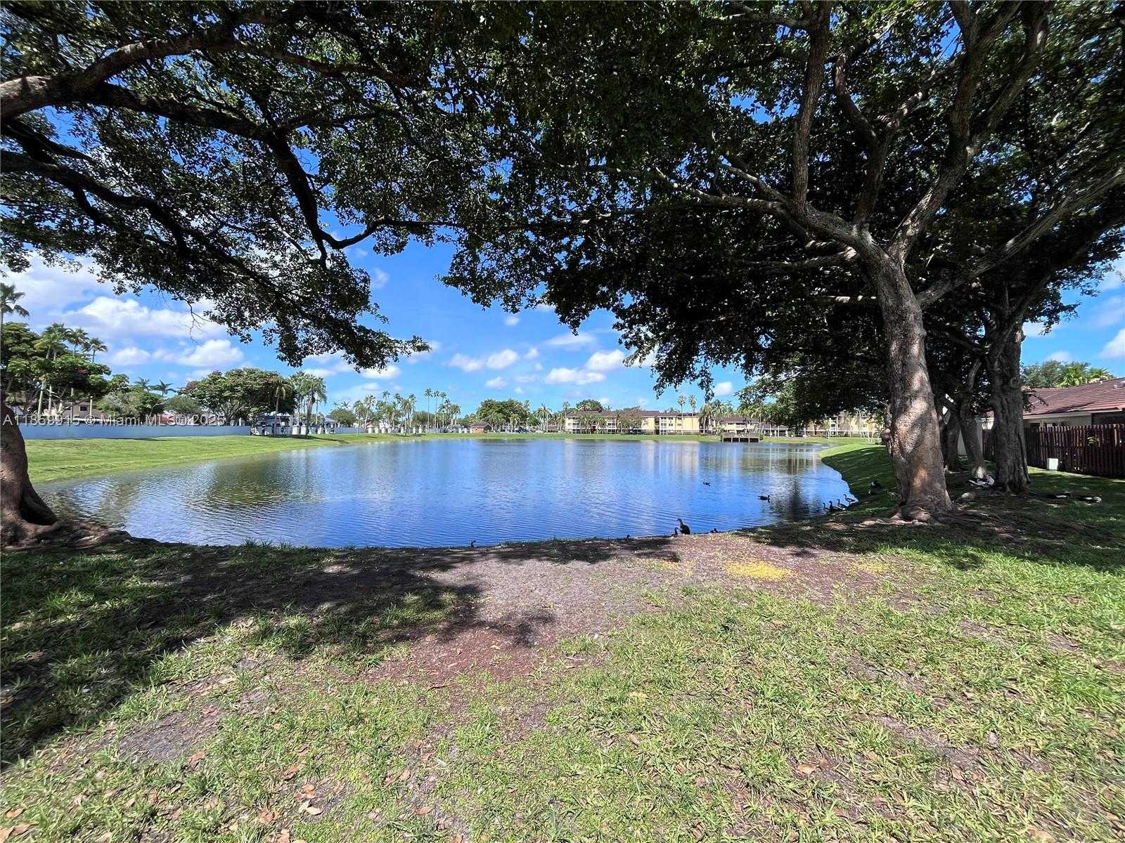 Small Image of Hialeah Number 20