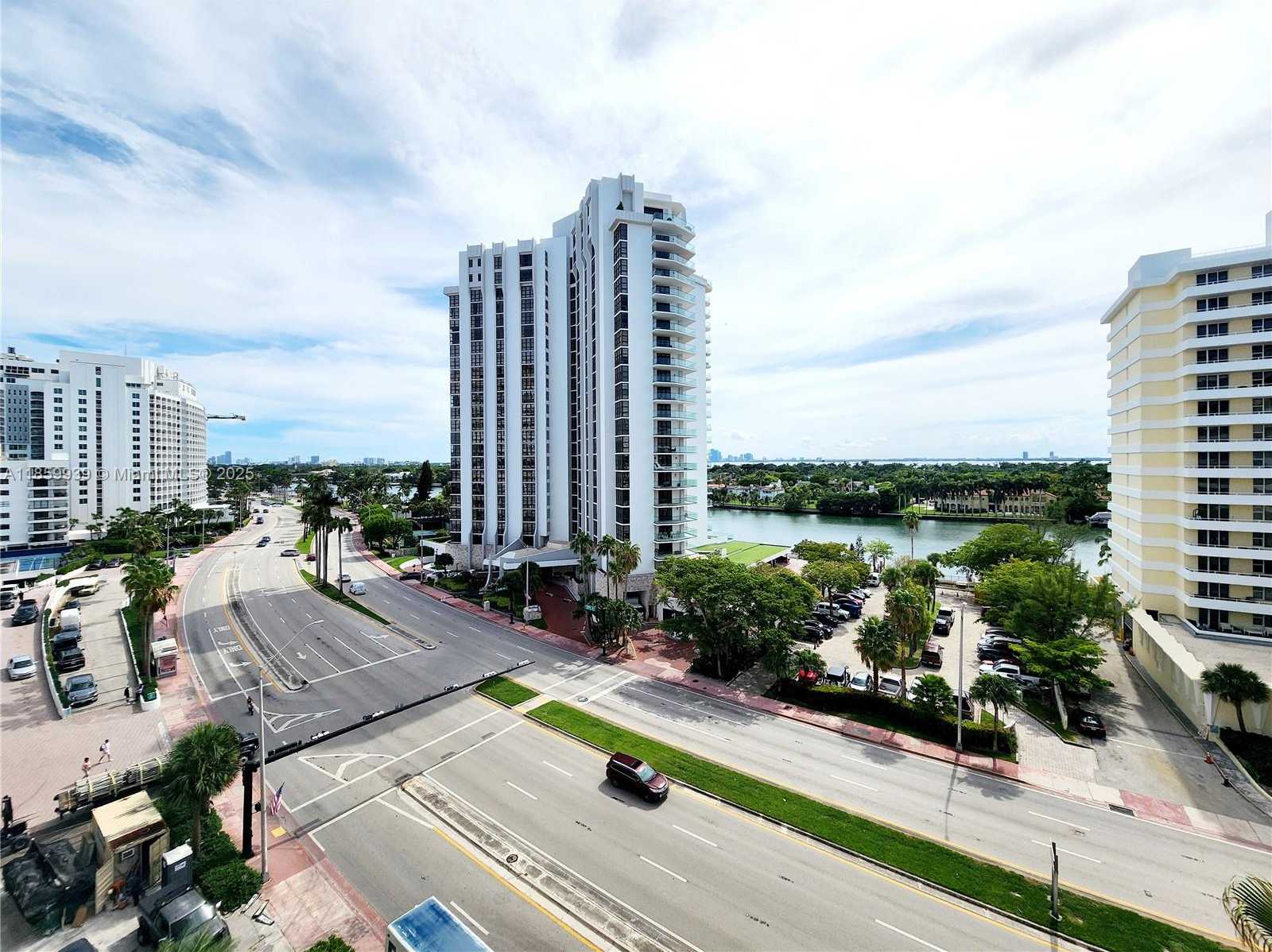 Small Image of 5555 COLLINS AVE #9S, Miami Beach Number 13