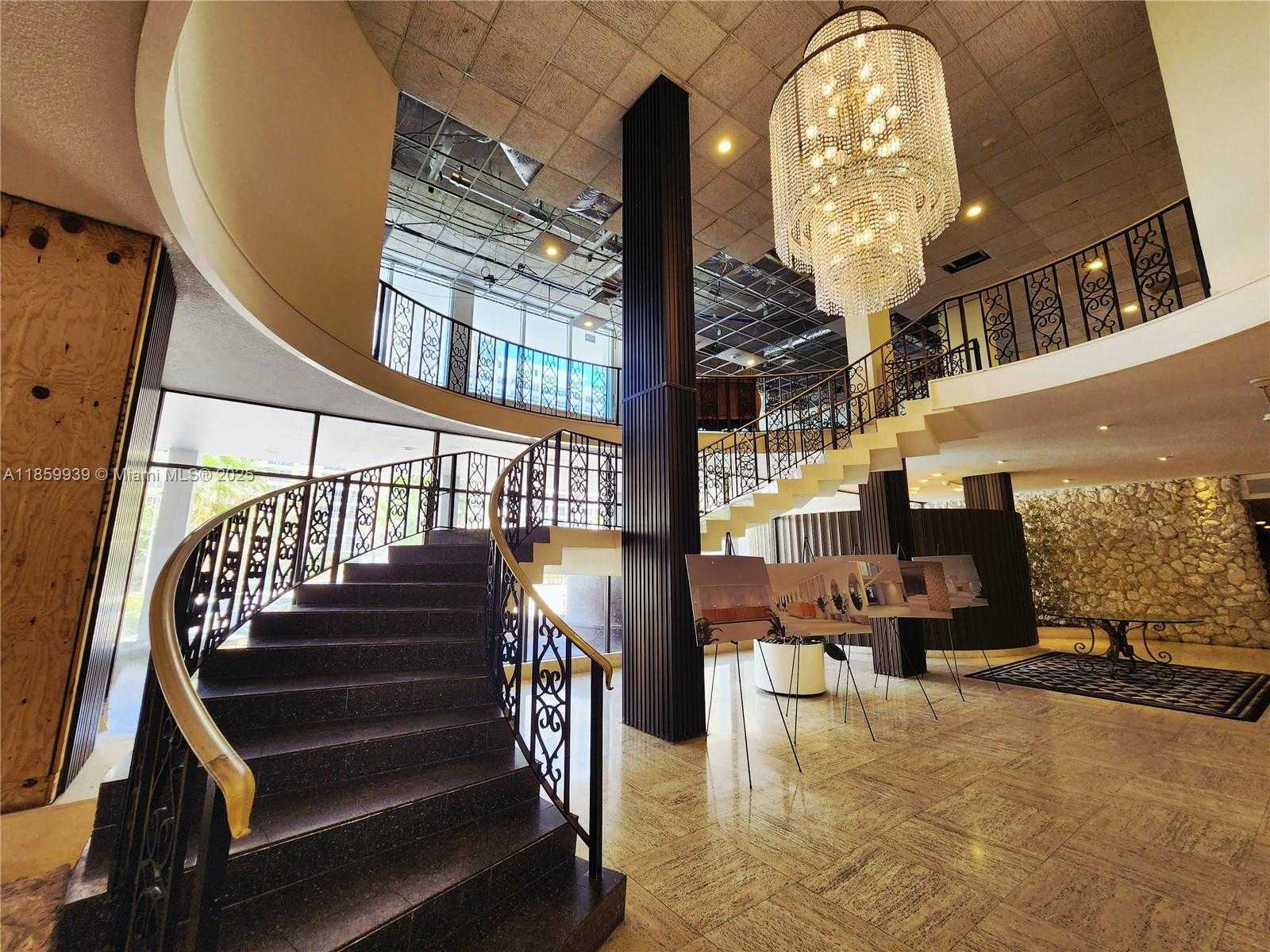 Small Image of 5555 COLLINS AVE #9S, Miami Beach Number 28