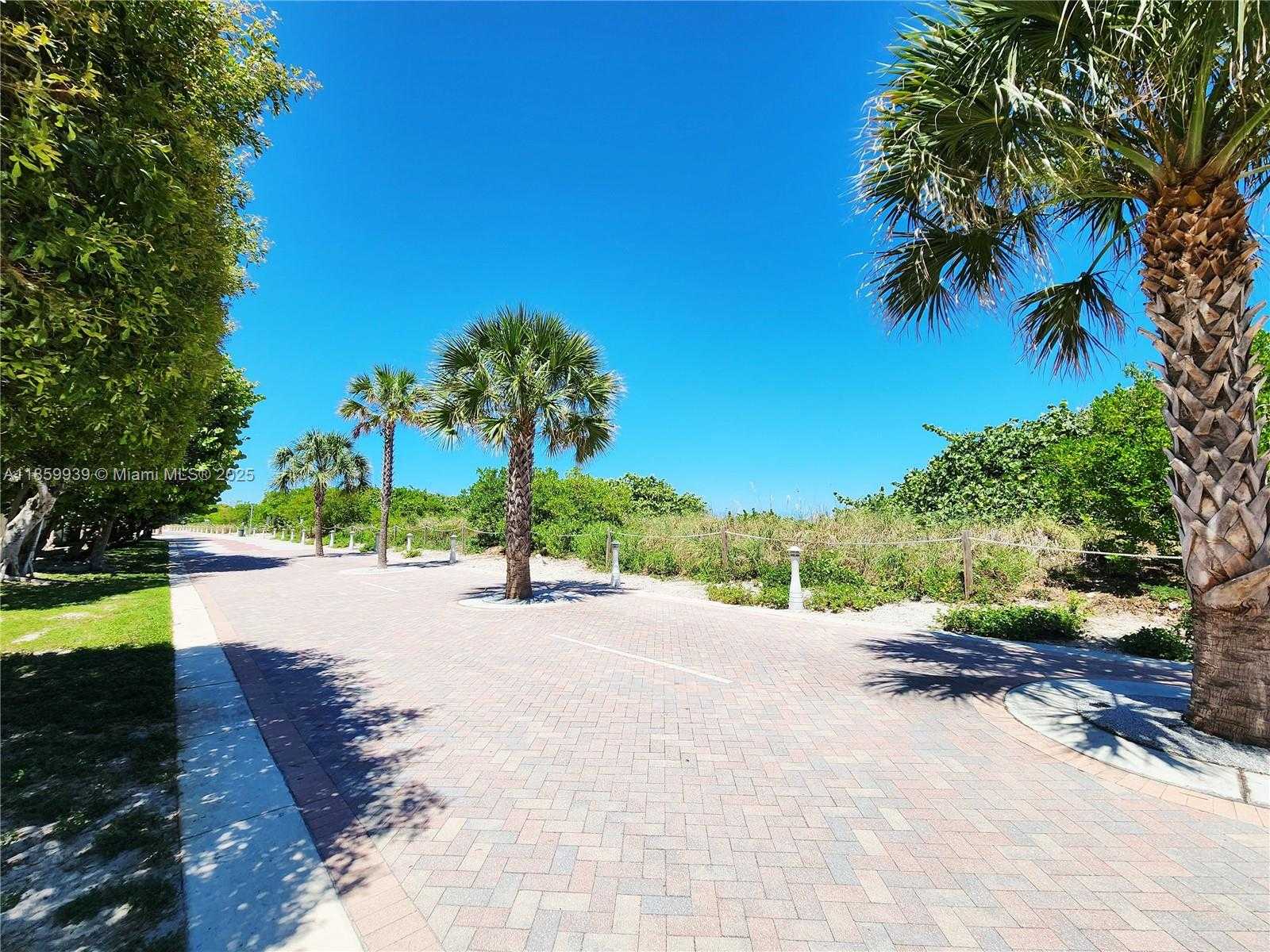 Small Image of 5555 COLLINS AVE #9S, Miami Beach Number 33