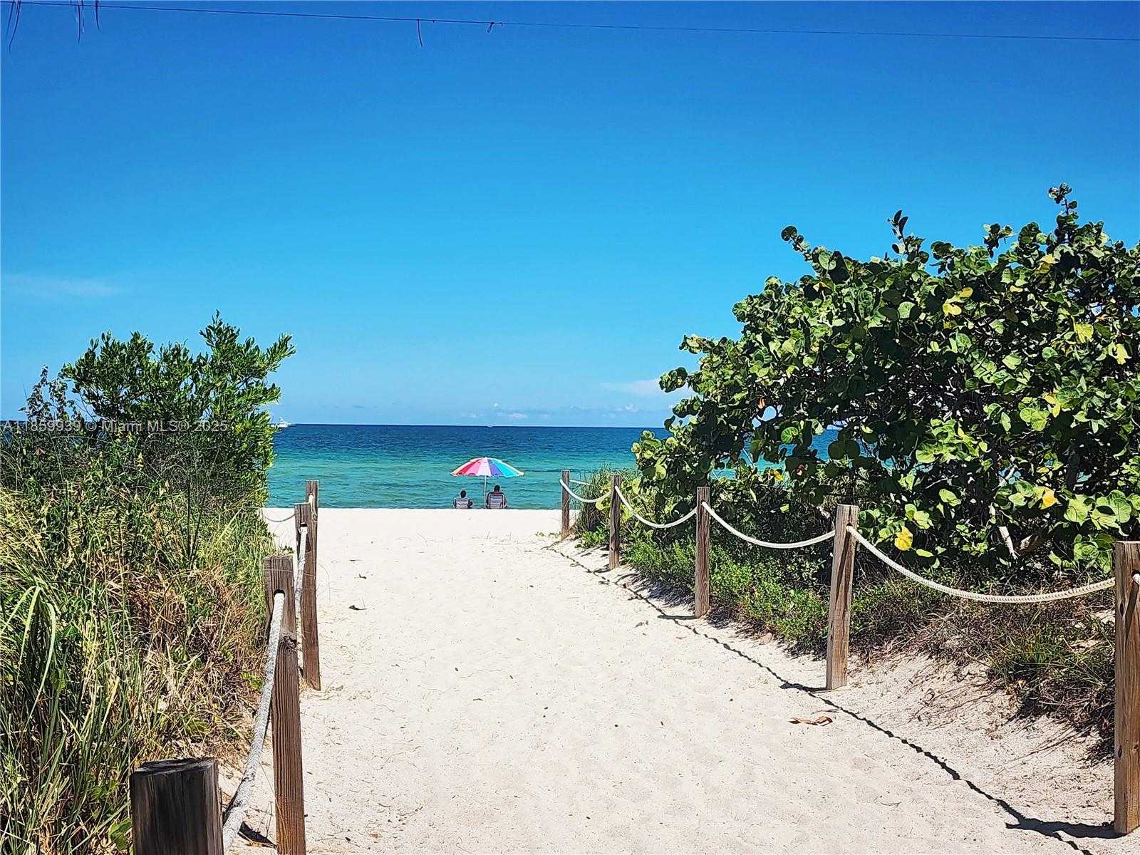 Small Image of 5555 COLLINS AVE #9S, Miami Beach Number 35
