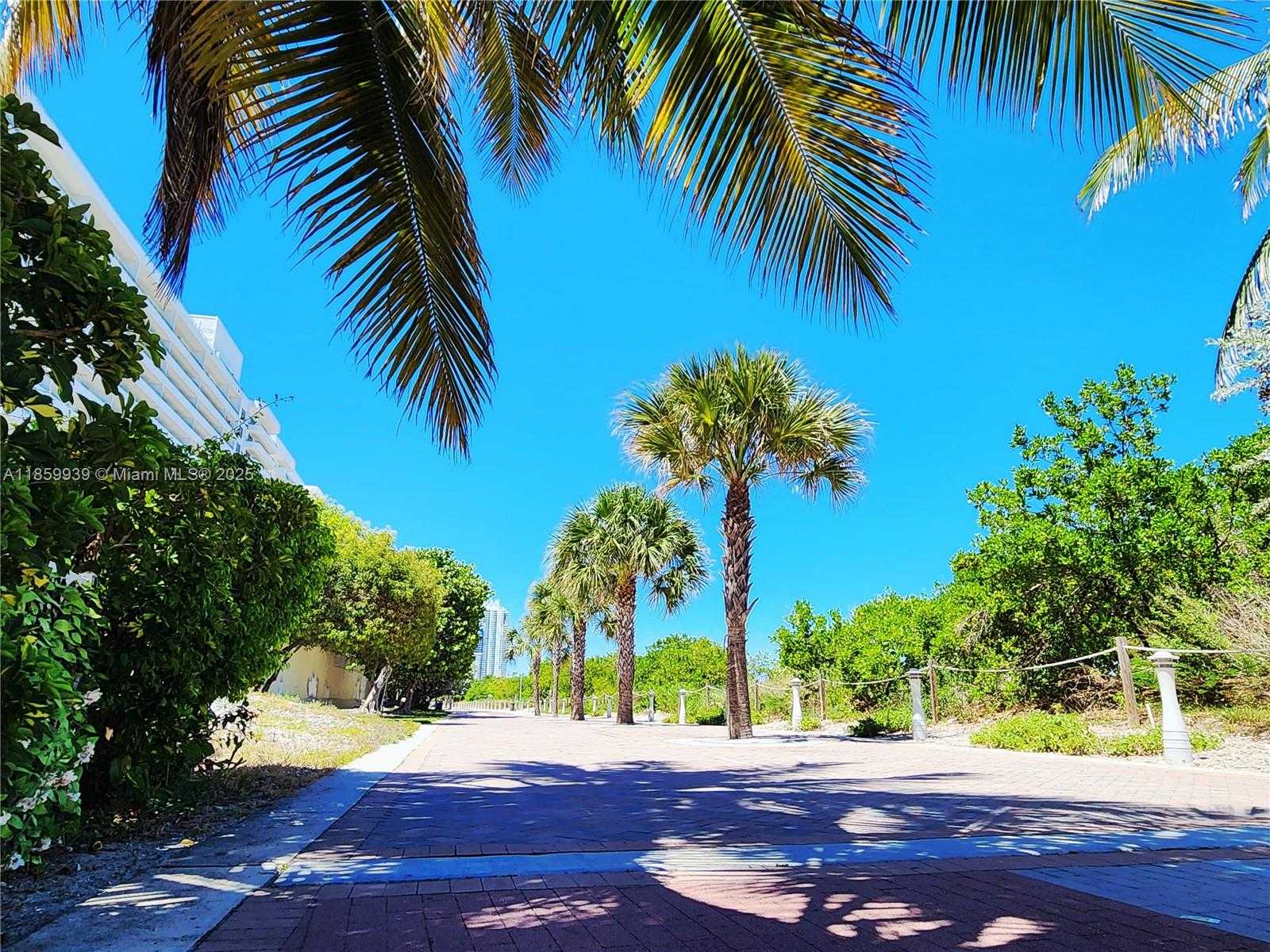 Small Image of 5555 COLLINS AVE #9S, Miami Beach Number 44