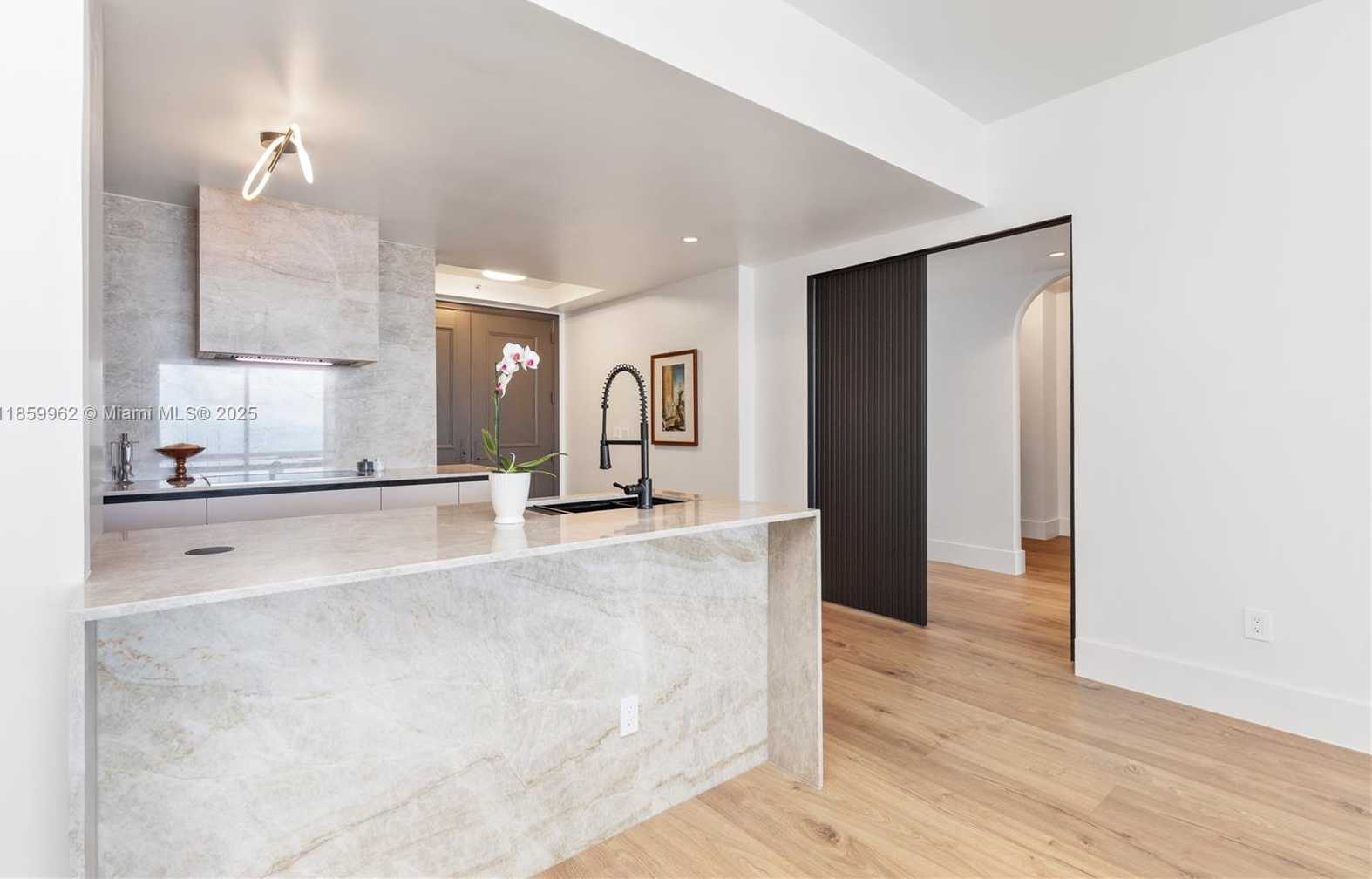 Small Image of 1425 BRICKELL AVE #41A, Miami Number 10