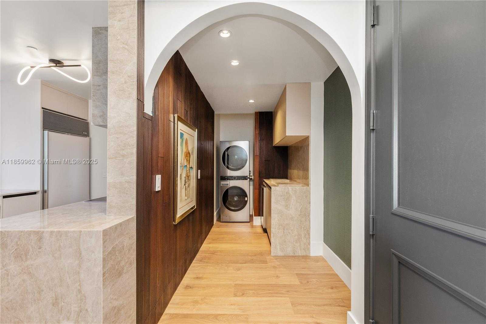 Small Image of 1425 BRICKELL AVE #41A, Miami Number 11