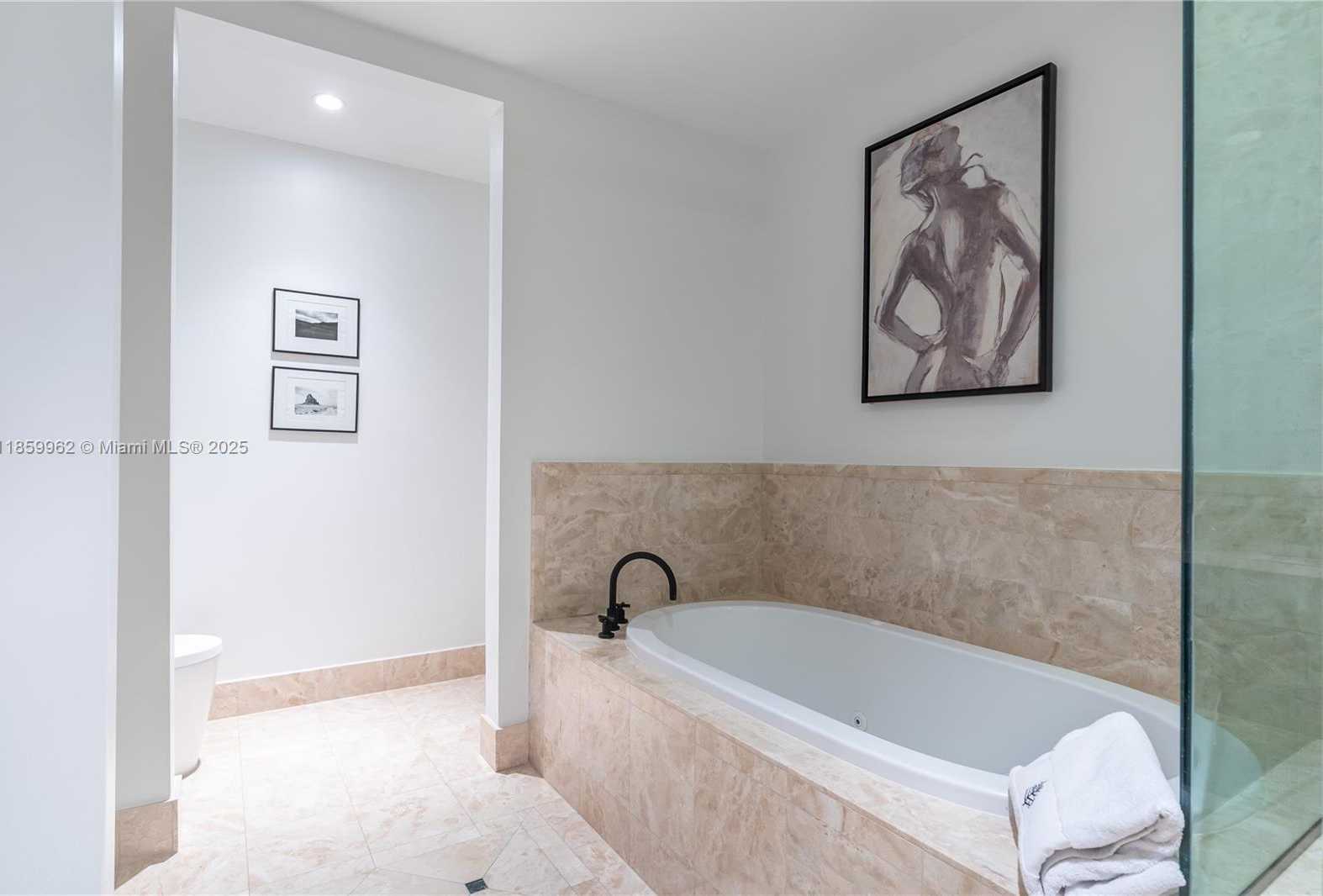 Small Image of 1425 BRICKELL AVE #41A, Miami Number 17