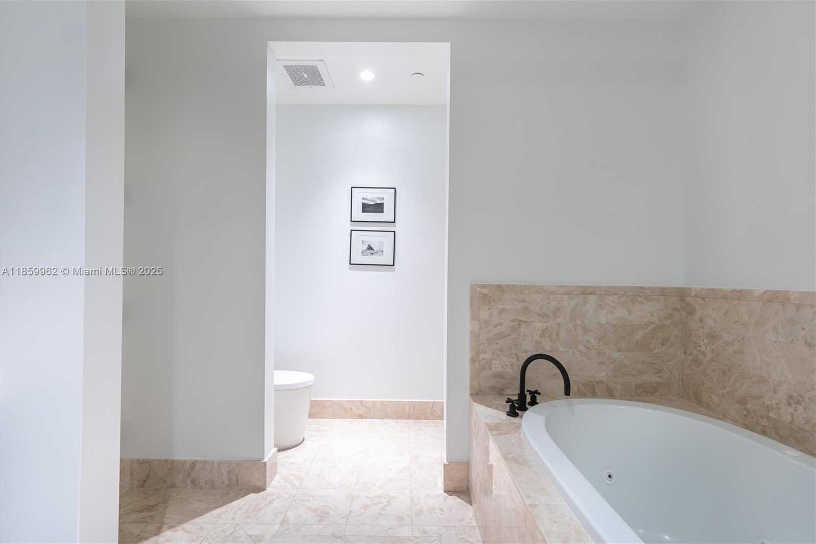 Small Image of 1425 BRICKELL AVE #41A, Miami Number 19