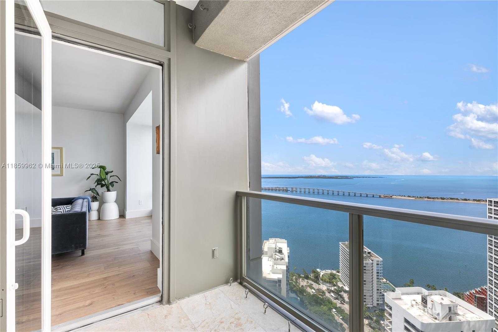 Small Image of 1425 BRICKELL AVE #41A, Miami Number 2
