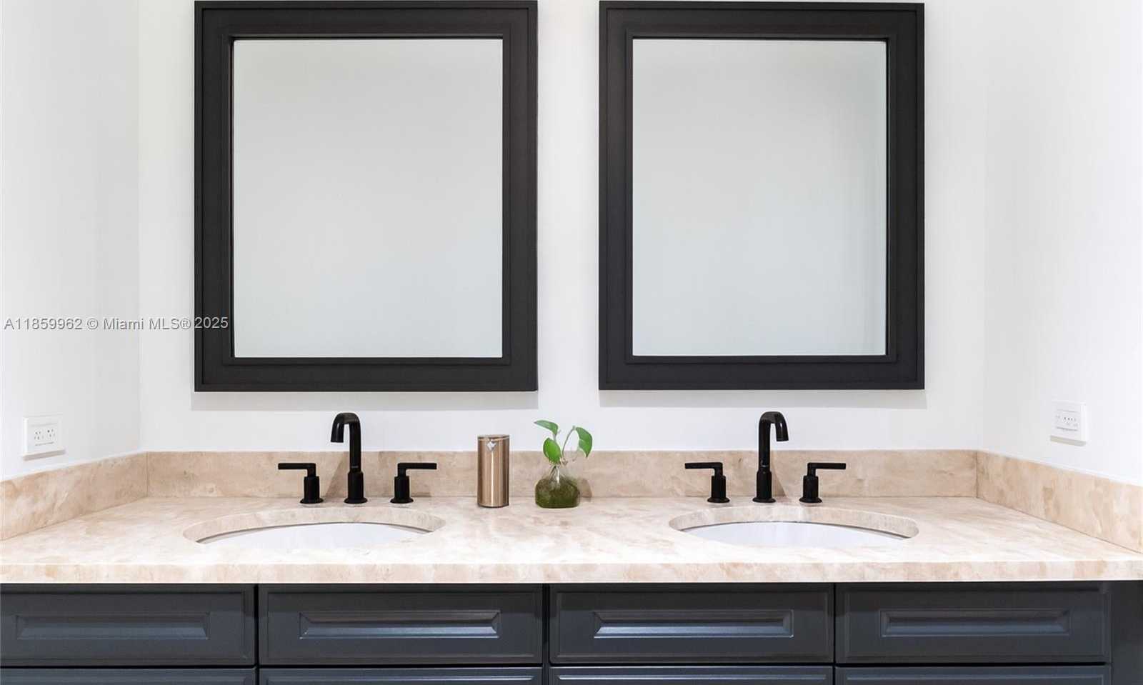 Small Image of 1425 BRICKELL AVE #41A, Miami Number 21