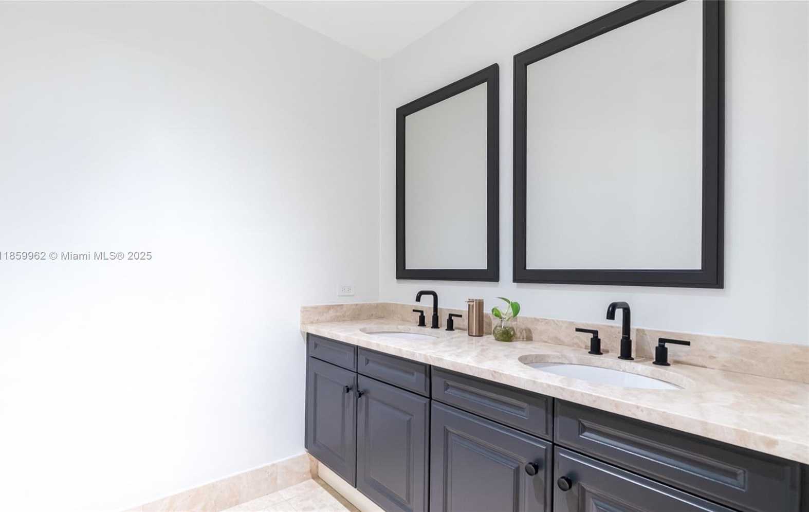 Small Image of 1425 BRICKELL AVE #41A, Miami Number 22