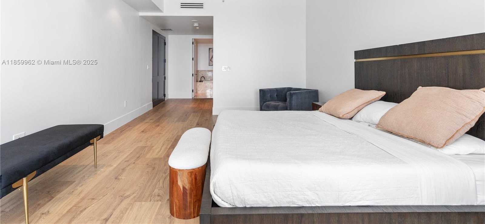 Small Image of 1425 BRICKELL AVE #41A, Miami Number 25