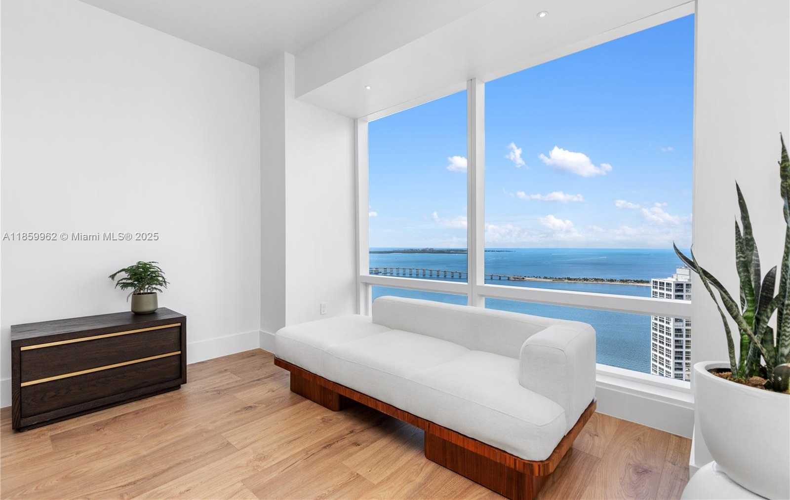 Small Image of 1425 BRICKELL AVE #41A, Miami Number 26