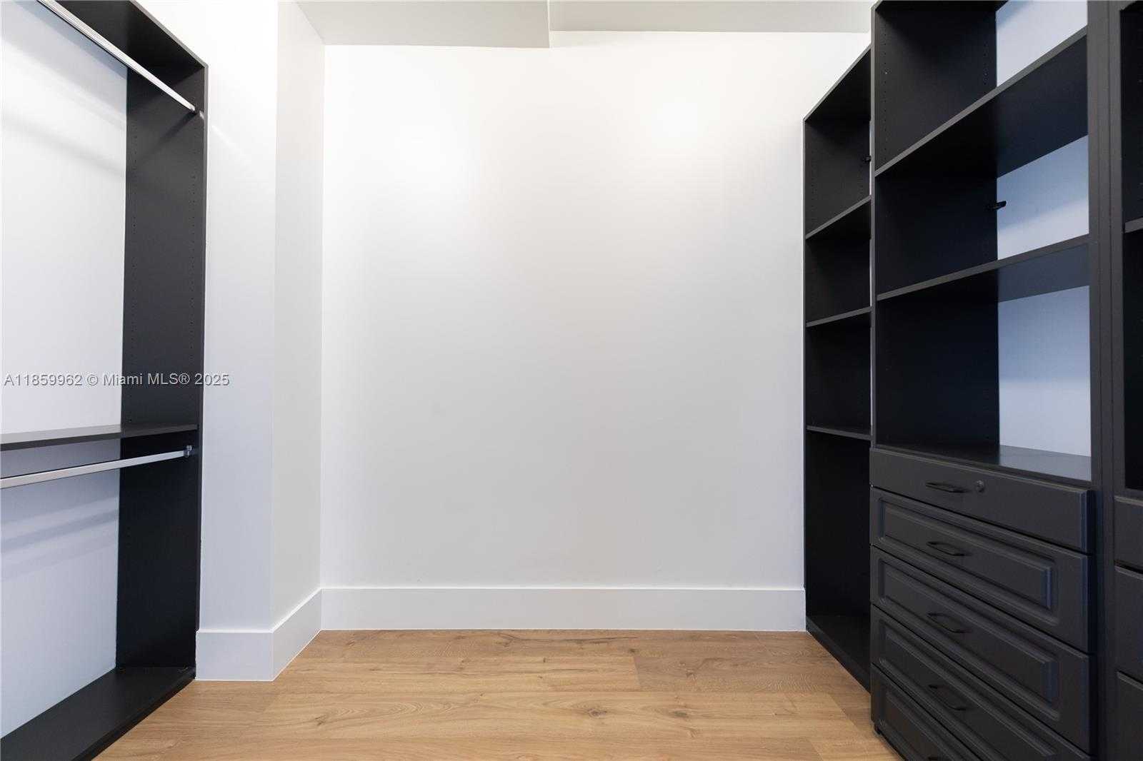 Small Image of 1425 BRICKELL AVE #41A, Miami Number 29