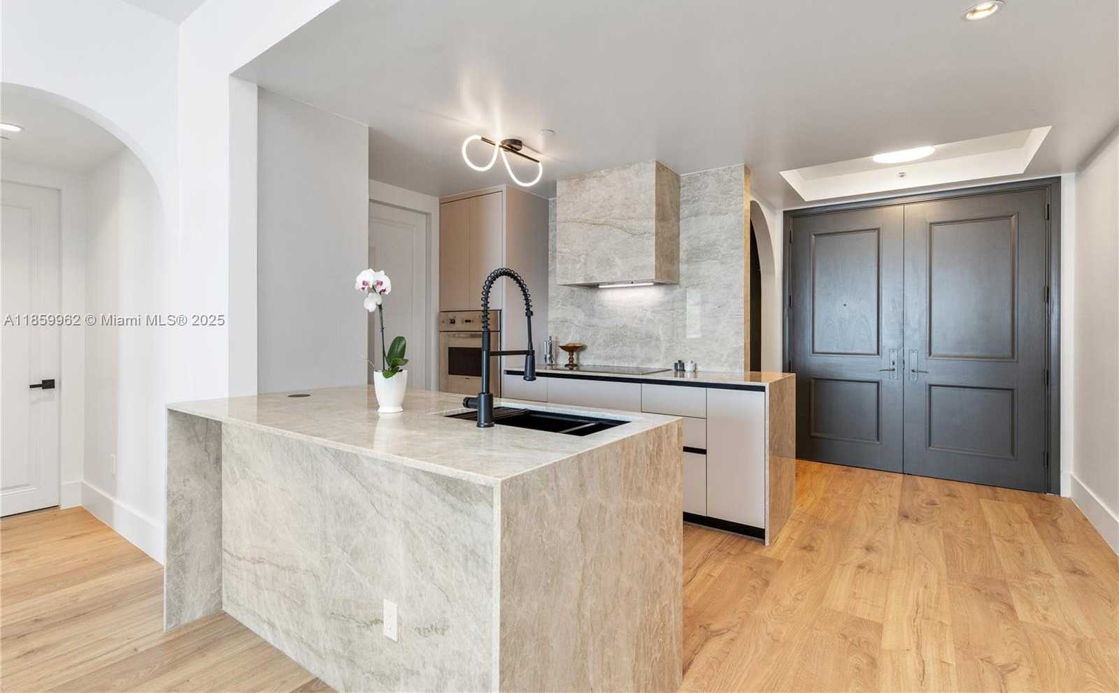 Small Image of 1425 BRICKELL AVE #41A, Miami Number 3