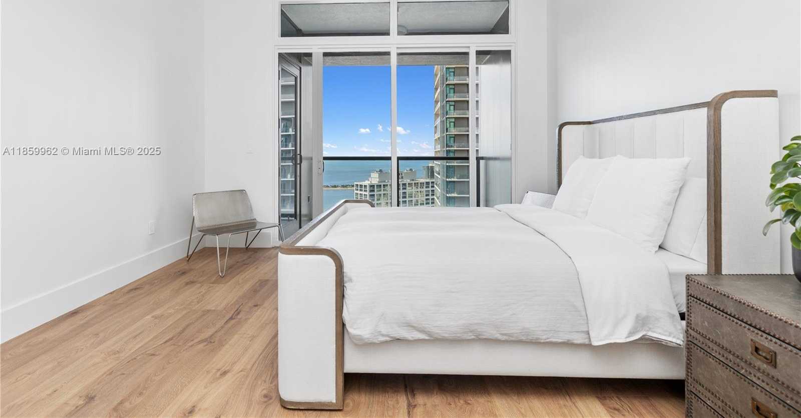 Small Image of 1425 BRICKELL AVE #41A, Miami Number 32