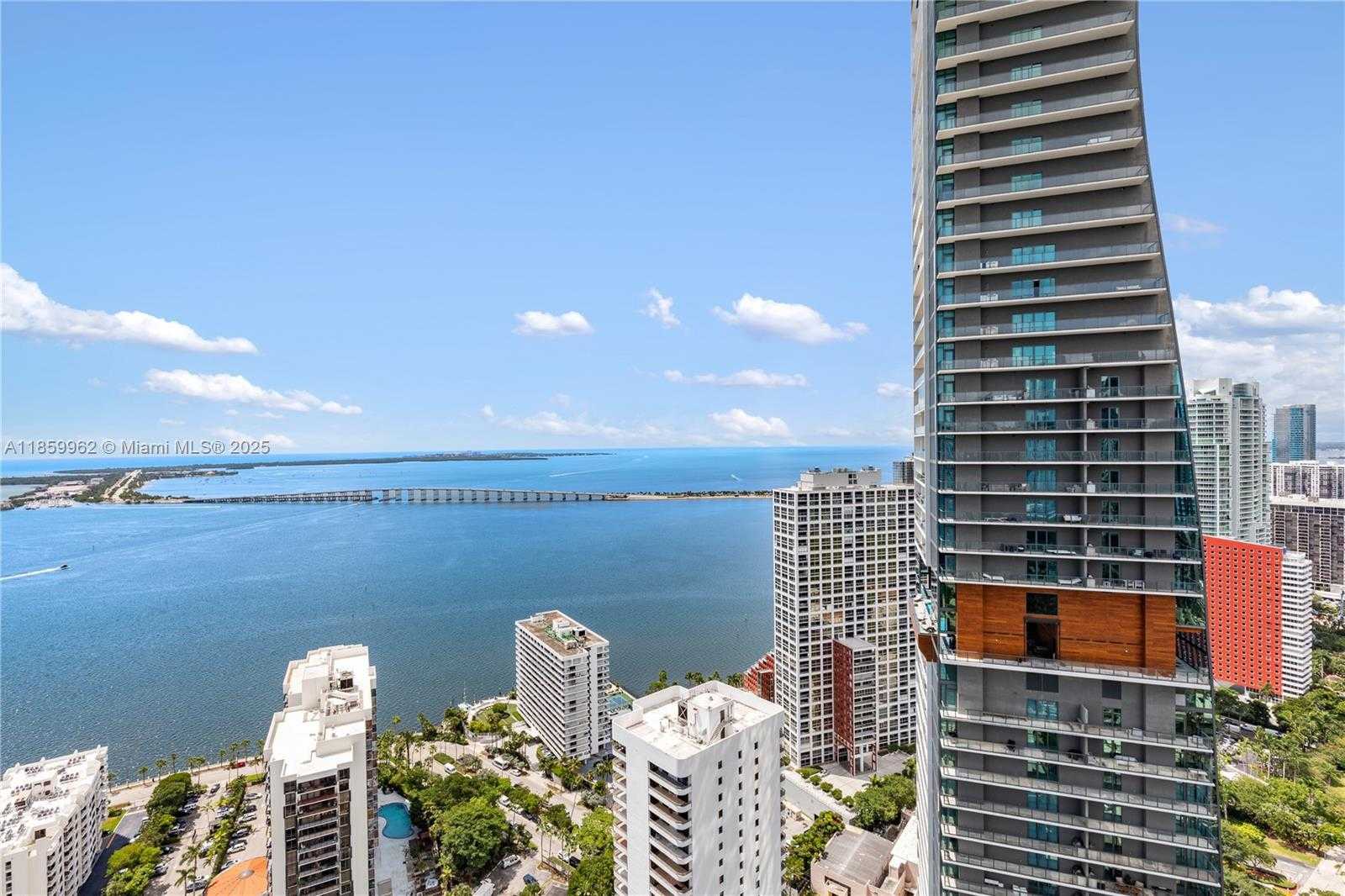 Small Image of 1425 BRICKELL AVE #41A, Miami Number 37
