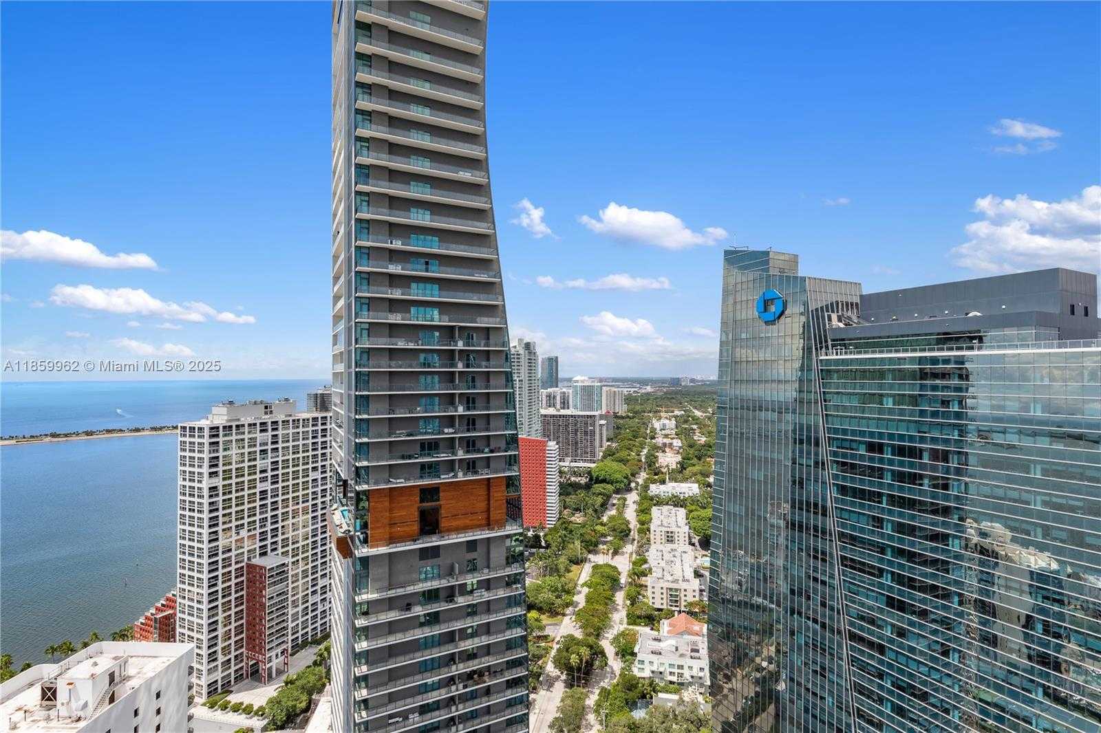 Small Image of 1425 BRICKELL AVE #41A, Miami Number 39