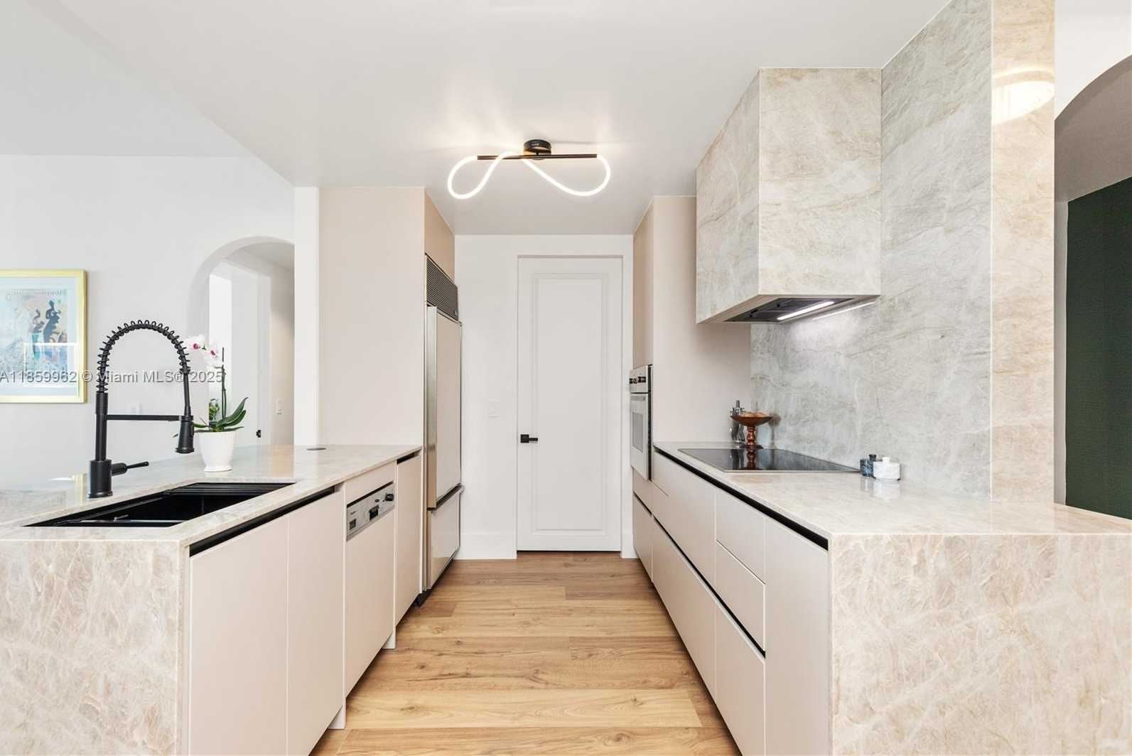 Small Image of 1425 BRICKELL AVE #41A, Miami Number 5