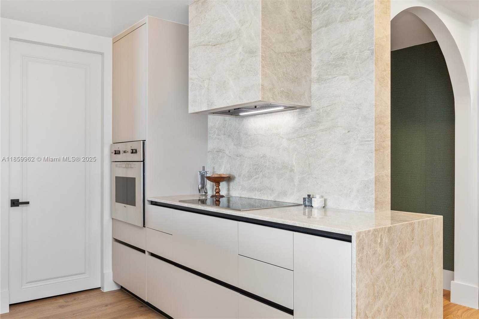 Small Image of 1425 BRICKELL AVE #41A, Miami Number 6