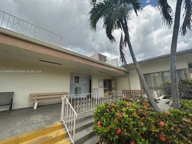 Small Image of 16701 NORTH EAST 13TH AVE #102, Miami Number 25