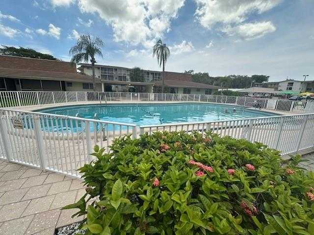 Small Image of 16701 NORTH EAST 13TH AVE #102, Miami Number 26