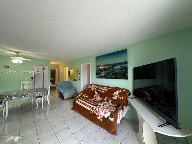 Small Image of 16701 NORTH EAST 13TH AVE #102, Miami Number 4