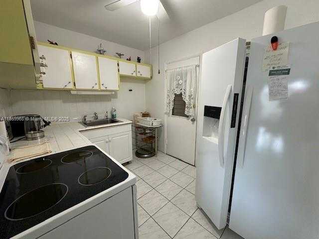 Small Image of 16701 NORTH EAST 13TH AVE #102, Miami Number 7