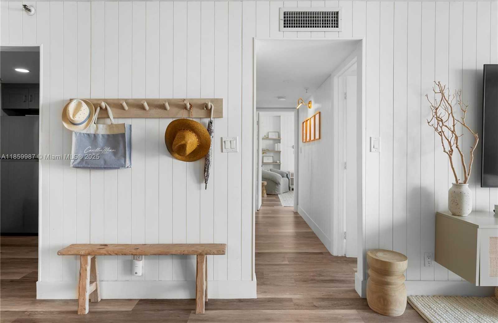 Small Image of 4301 COLLINS AVE #207, Miami Beach Number 13