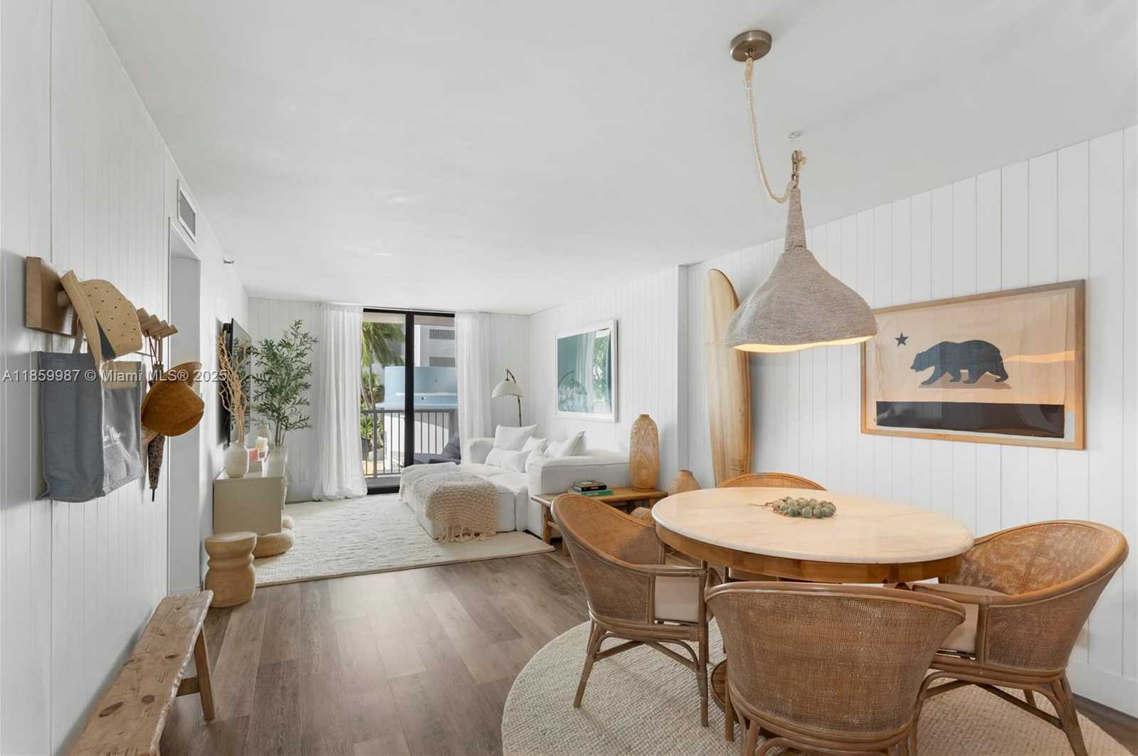 Small Image of 4301 COLLINS AVE #207, Miami Beach Number 2