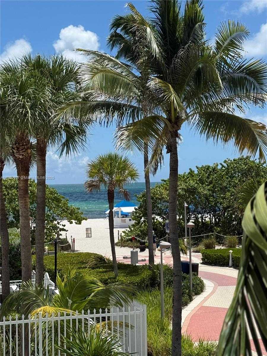 Small Image of 4301 COLLINS AVE #207, Miami Beach Number 27