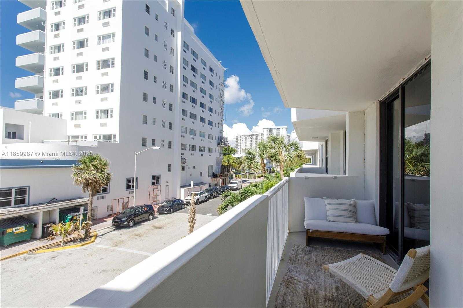 Small Image of 4301 COLLINS AVE #207, Miami Beach Number 29
